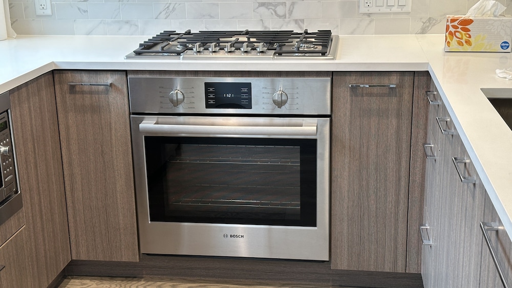 Vancouver Vacations - Ruby Red Cloud Homes Vancouver - Property Image 42