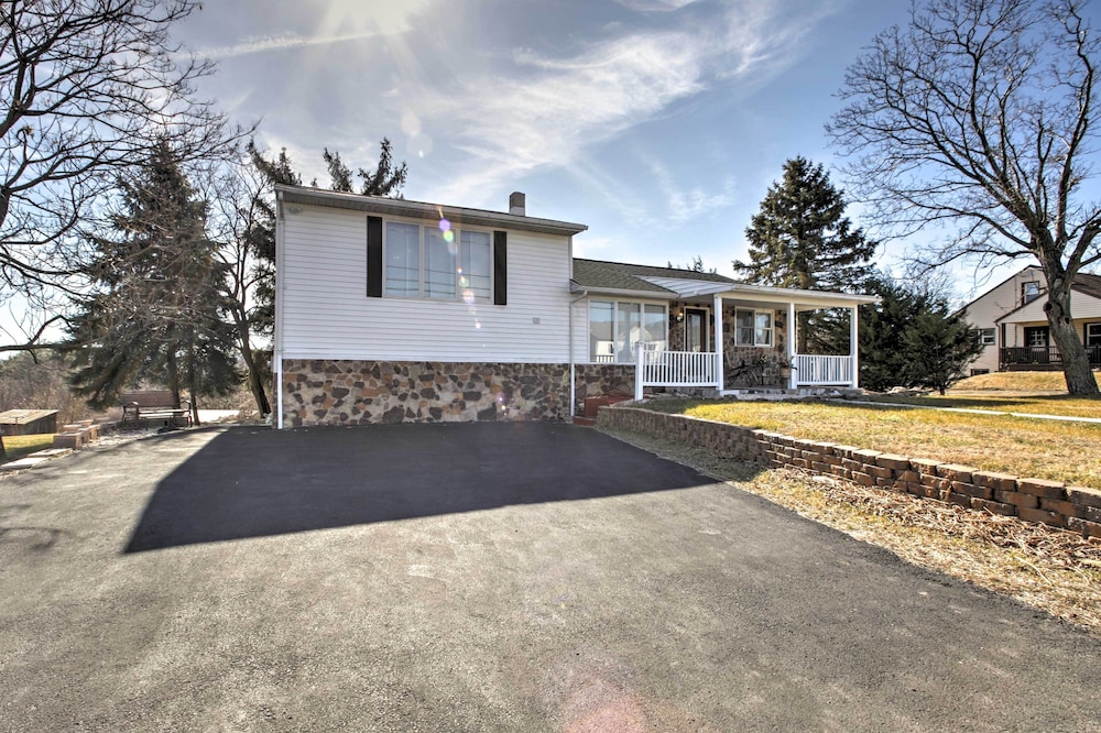 Hummelstown Hideaway Only 2 Miles to Hersheypark! view 5