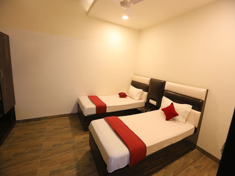 OYO Rooms 158 Gomti Nagar Kathota Jheel