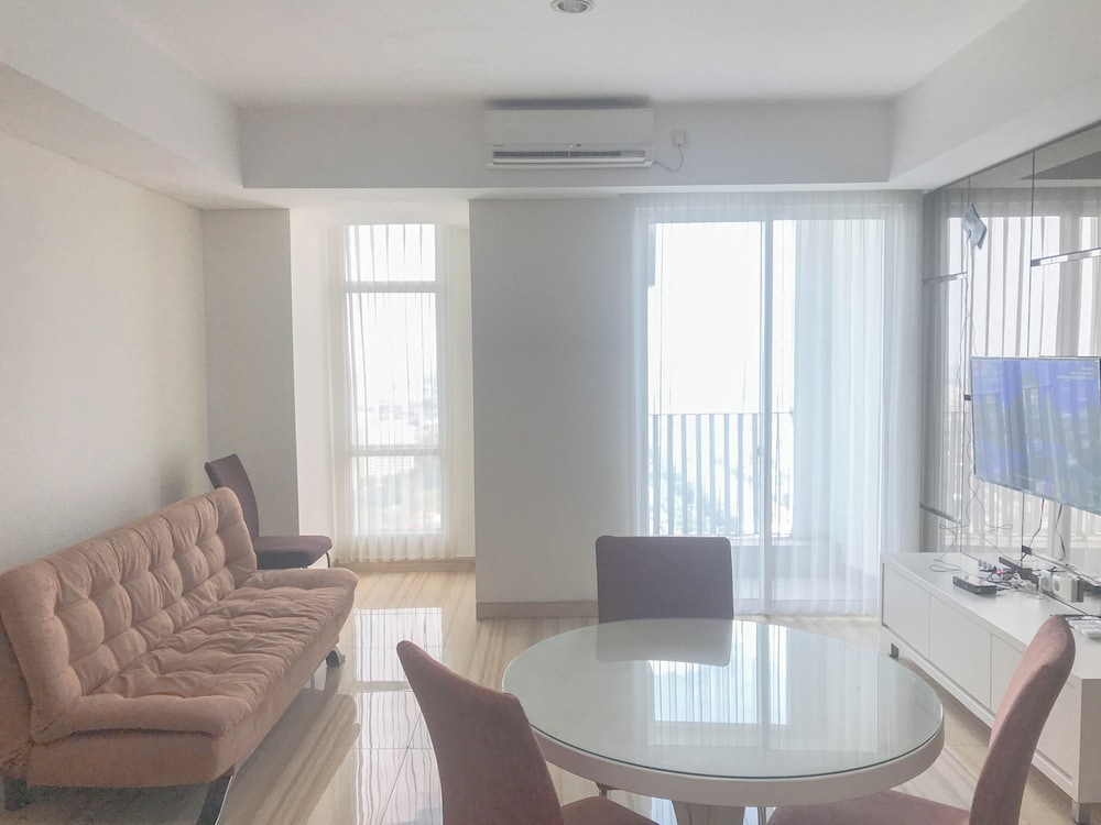 Pleasant And Calm 2Br At Grand Sungkono Lagoon Apartment