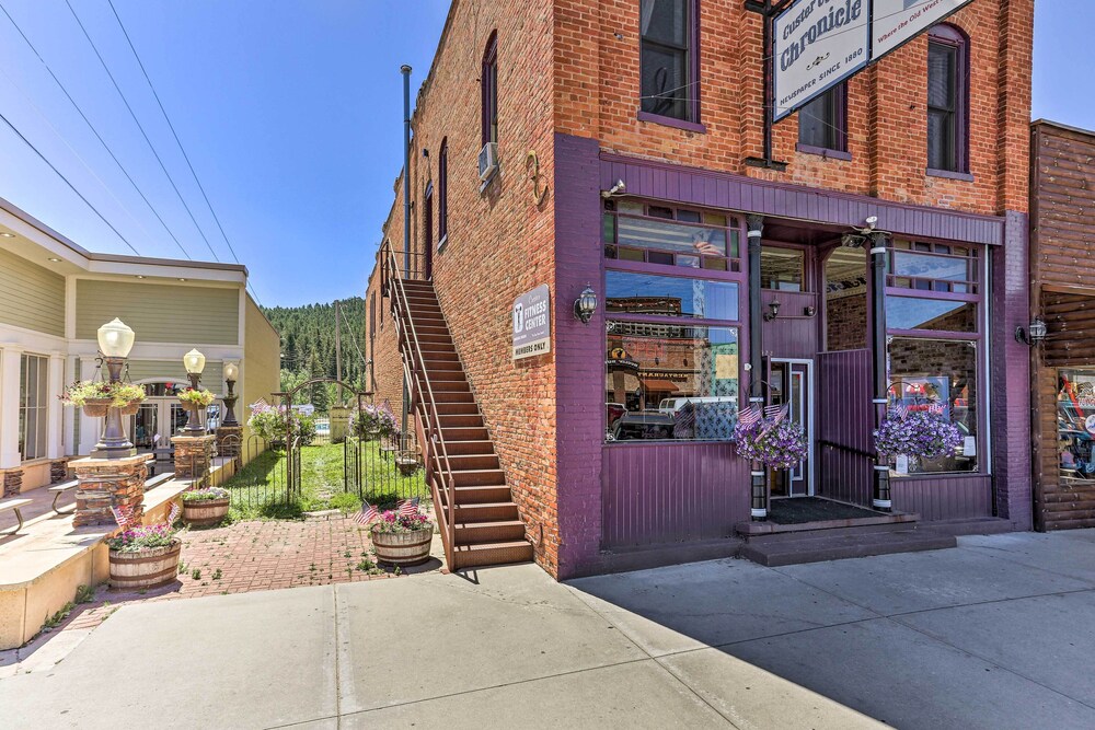 Custer Apt in Heart of Town: Shop, Dine, Hike view 5