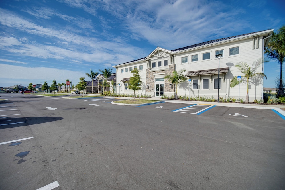 Fort Myers Oasis w/ Private Pool & Hot Tub!