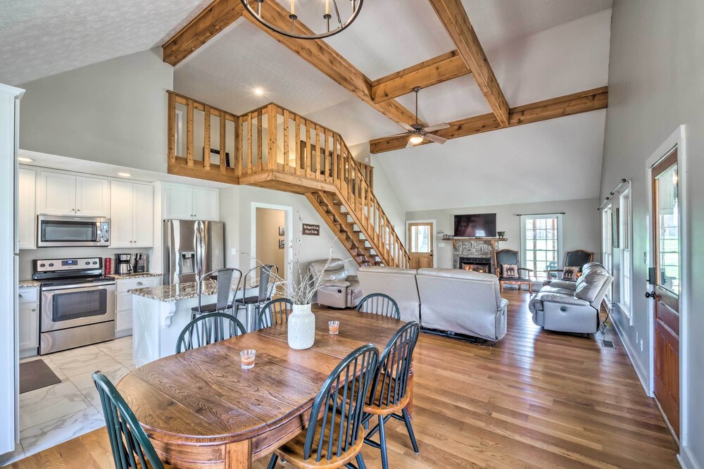 Lewisburg Vacations - Bright Green Gables Cabin: Hike, Swim BBQ - Property Image 9