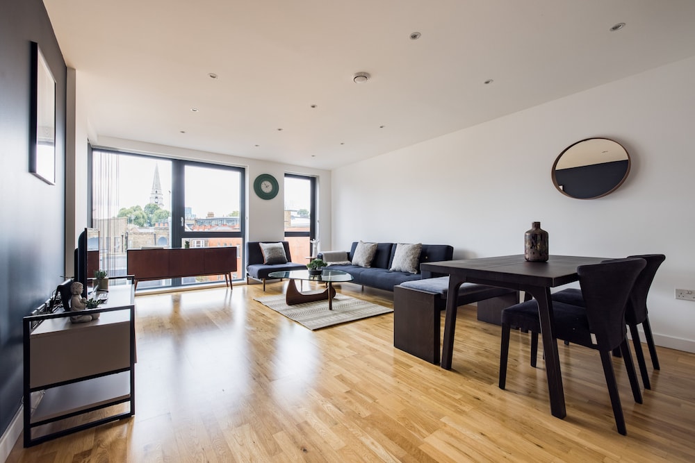 2 Bed Apartment in Shoreditch