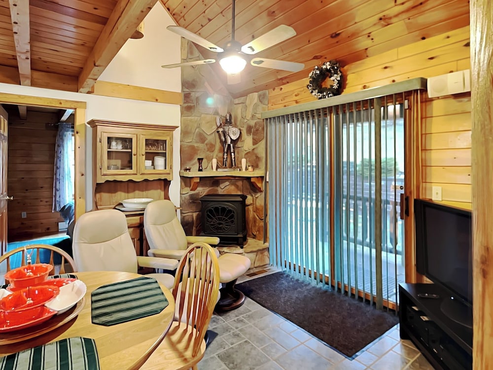 The Old World Chalet by Taylor Made Deep Creek