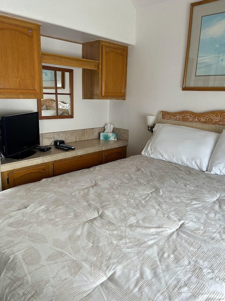 Ocean Front Cabin 16 Jacuzzi Incredible Views