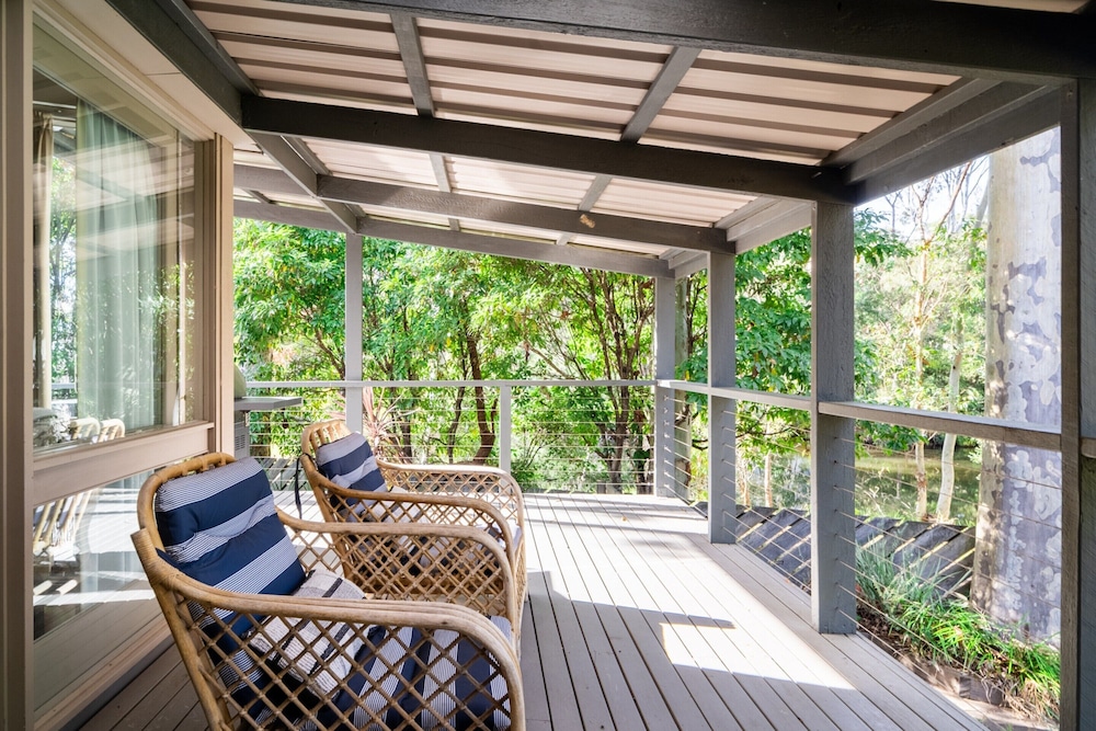Secluded 3-bed Retreat Moments to the Beach