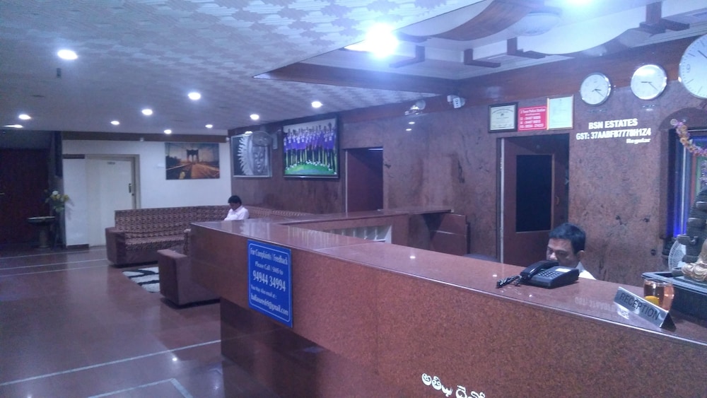 Lobby & Reception