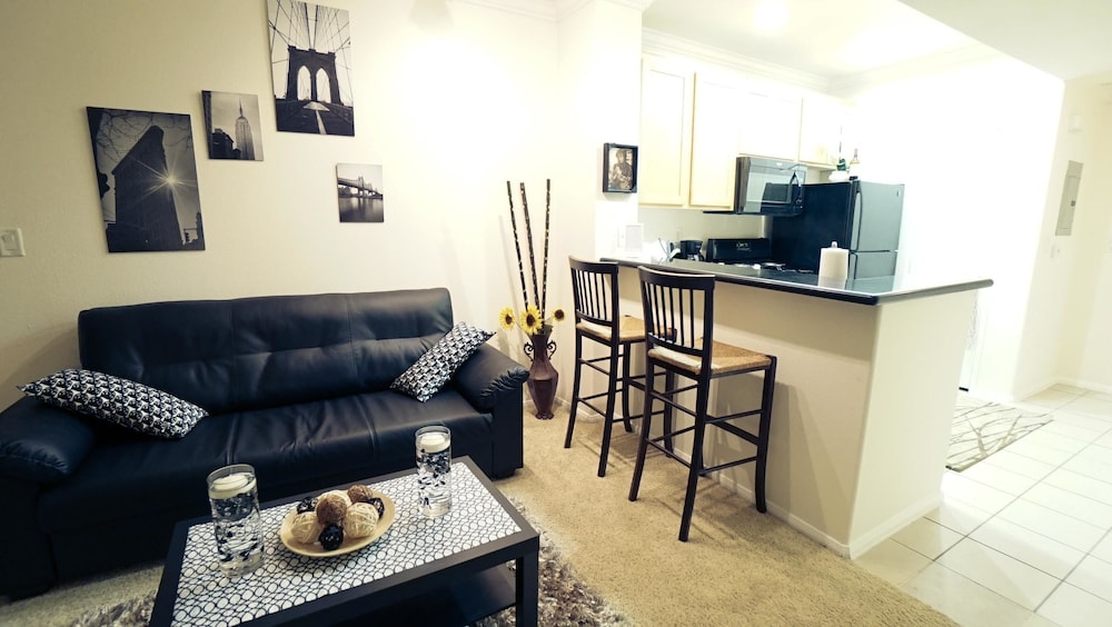 New Lyfe Finest Luxury Apartment
