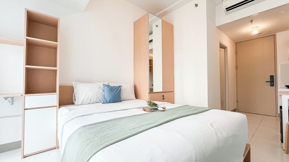 Fully Furnished Studio Room at Tokyo Riverside PIK 2 Apartment