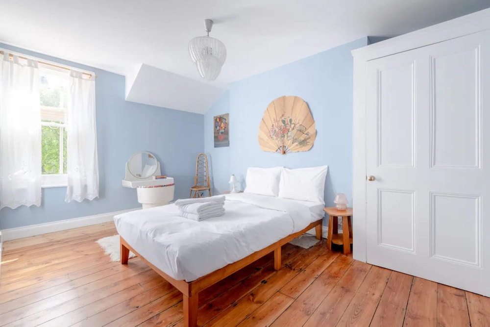Unique Vintage-style 3BD Flat - Dalston