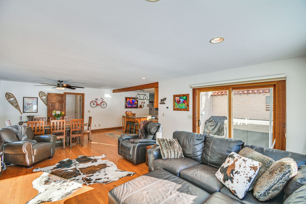 Mtn-view Patio & Hot Tub: Home in Avon