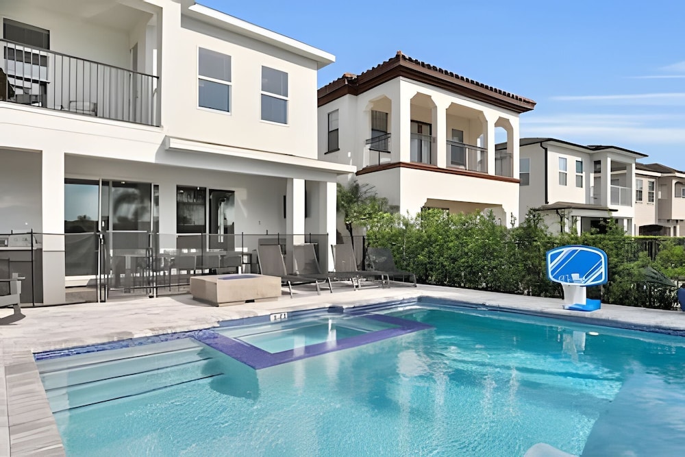 Reunion Luxury Villa w/ Lake View & Game Room