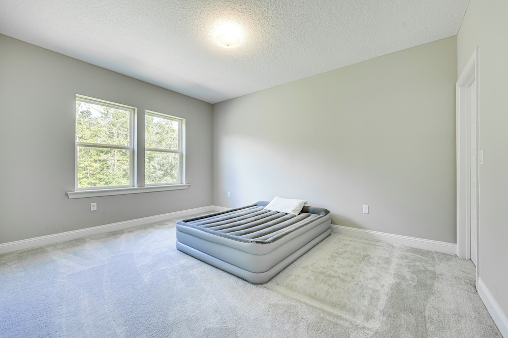 < 20 Mi to JAX Beach + Game Days: Upscale Retreat