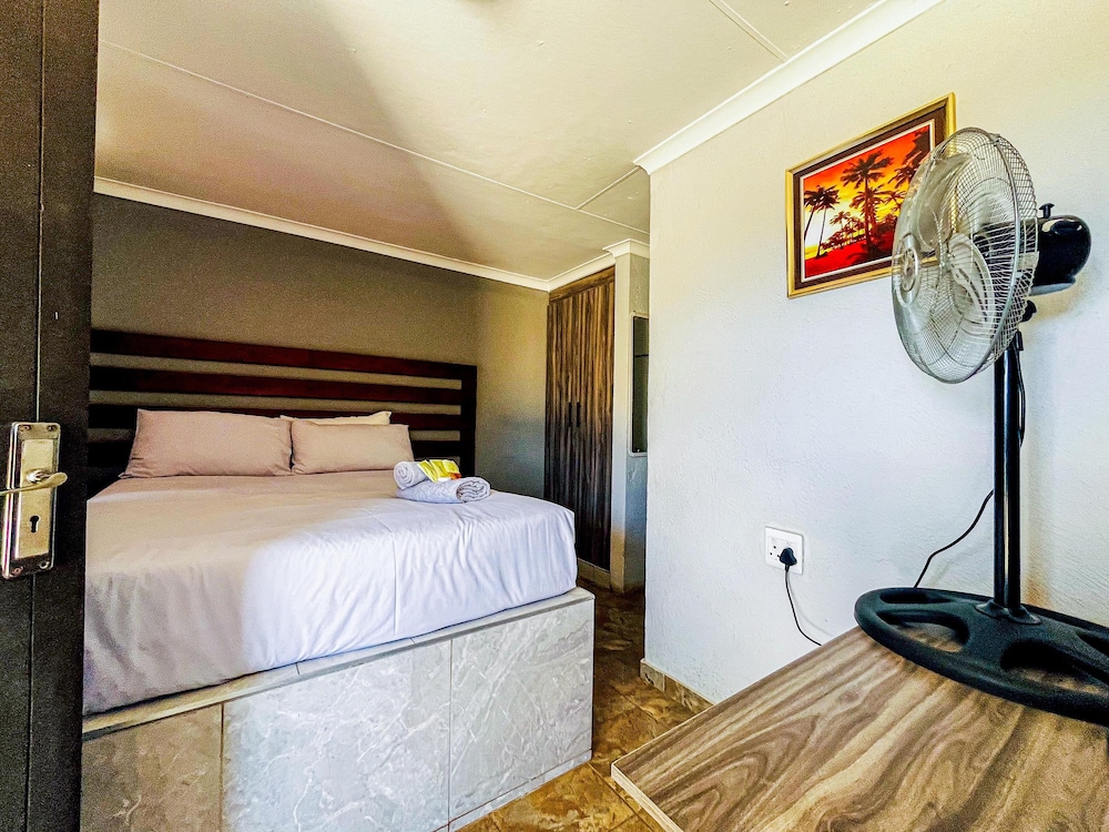 Dingwako Lodge