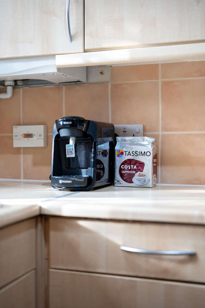 Homely 2bed 2bath House in Erdington With Parking Sleep 6