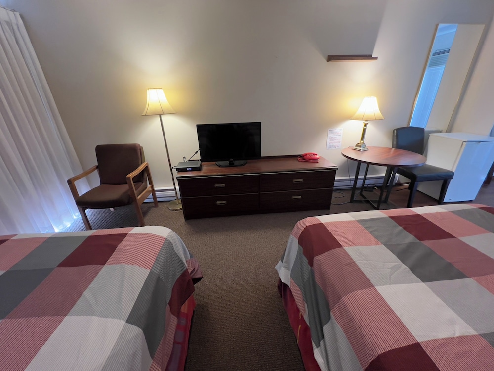 Monashee Motel