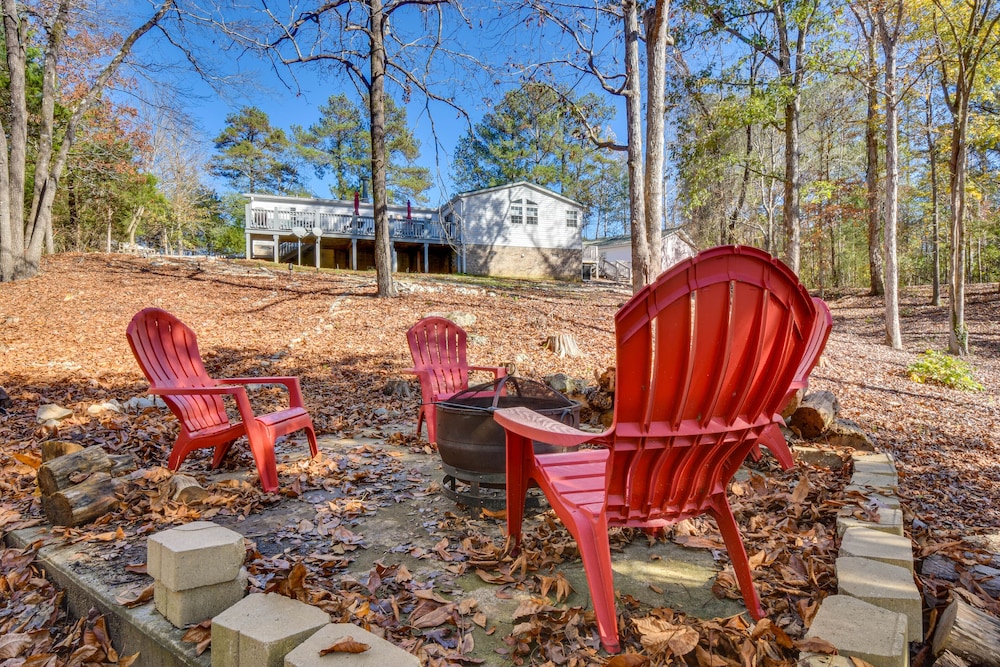 Lovely Lake Hartwell Retreat With Dock  Grill! - Property Image 6
