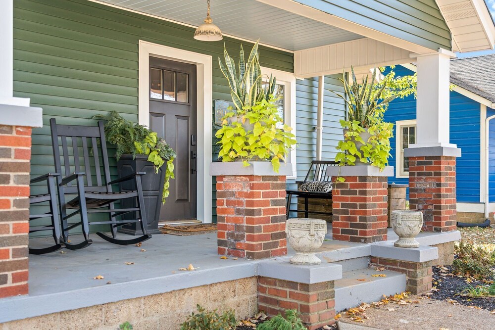 The Pink & Old Clarksville House