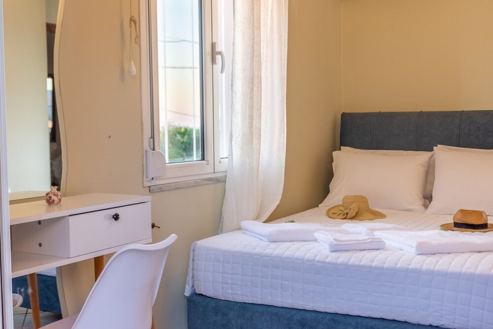 Casa Anthea 3 Bedroom Apartment With Garden
