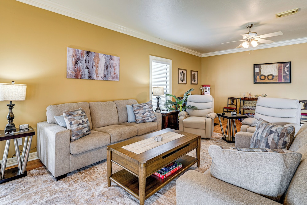 Private Pier, Porch! Quiet Lake Livingston Retreat