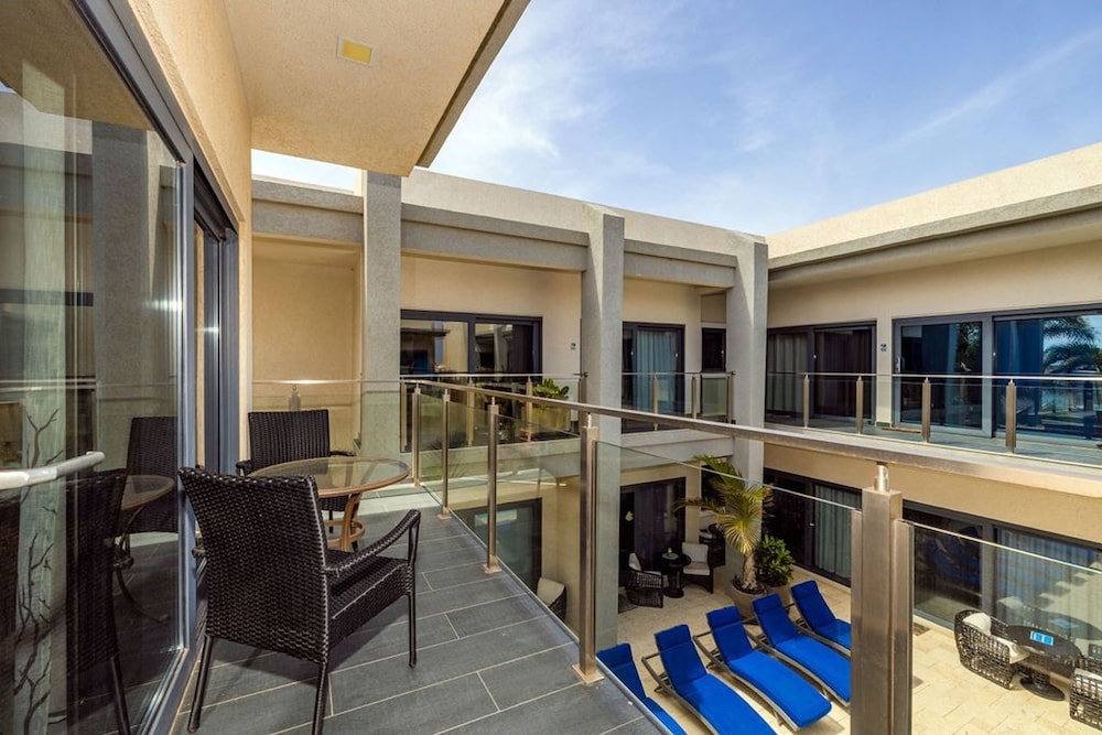 Waykiri Lux Condo 2 Balconies Near Marriott Ritz