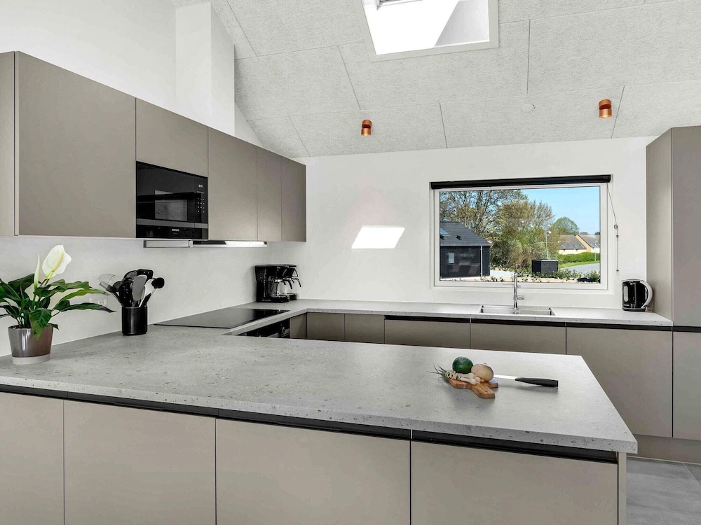 5 Star Holiday Home in Dronningmolle