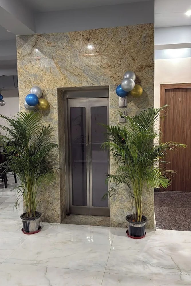 Hotel Divines Residency