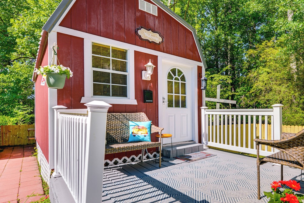 Pet-friendly Raleigh Tiny Home w/ Patio