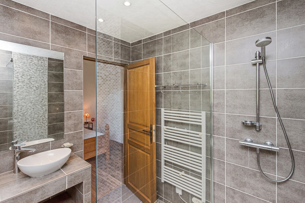Villa in Flayosc With Private Pool
