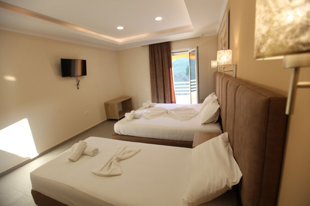Karos Hotel Llaman