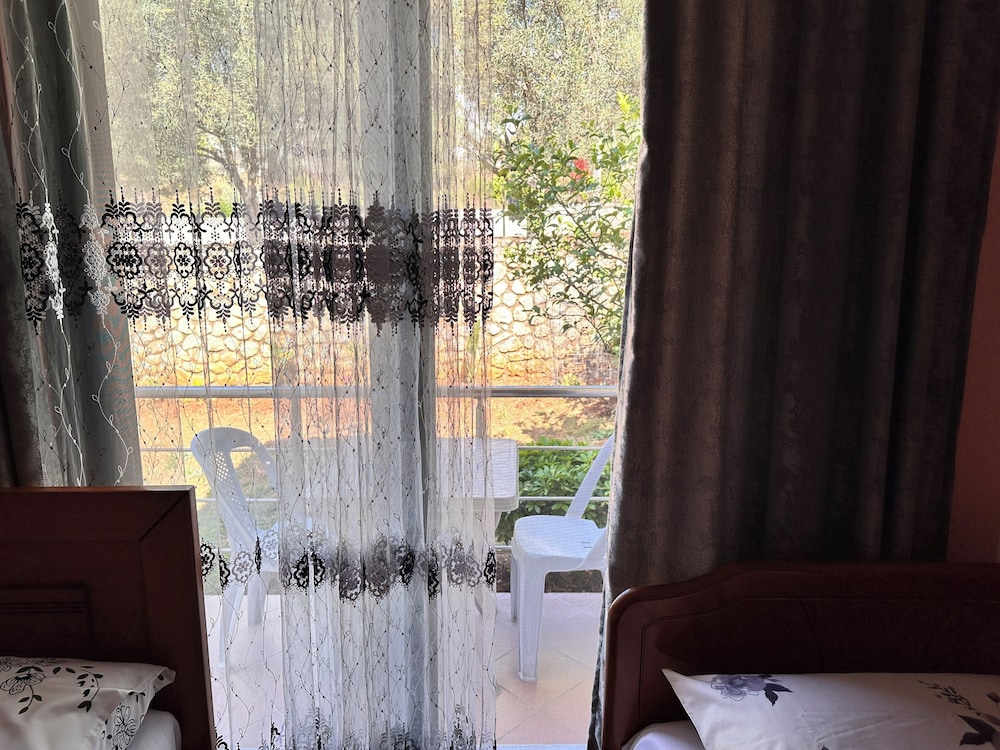 Apartments Meleqi