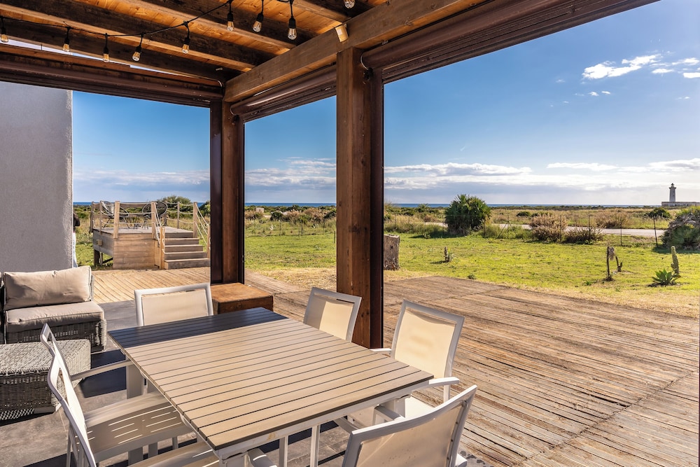 Casa Faro del Plemmiro con Jacuzzi by Wonderful Italy