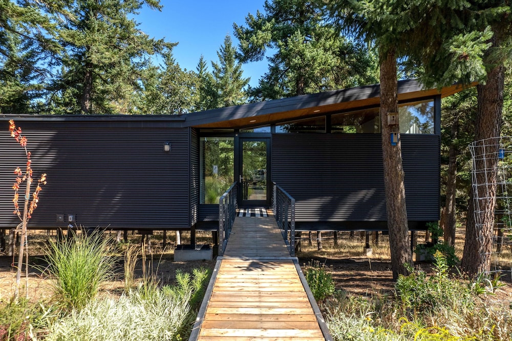 Happenstance Vineyards 2 Bedroom Home