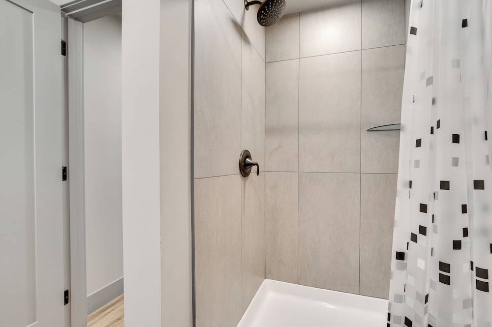 Traverse City Condo w/ Balcony: Walk to Downtown!