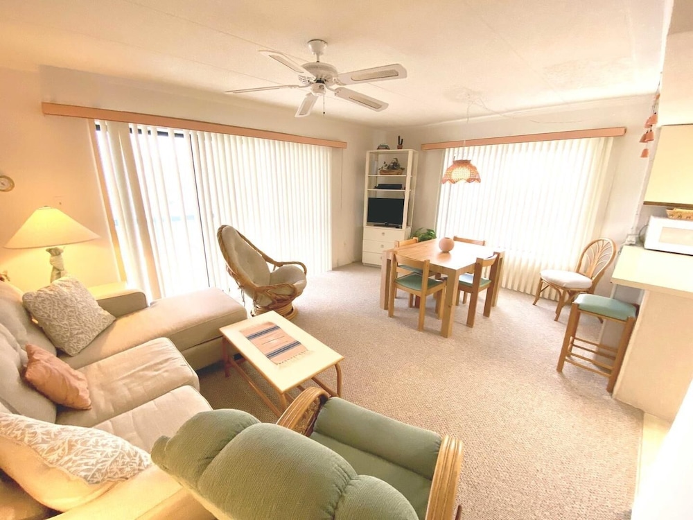 Ocean Princess 207 1 Br condo by RedAwning