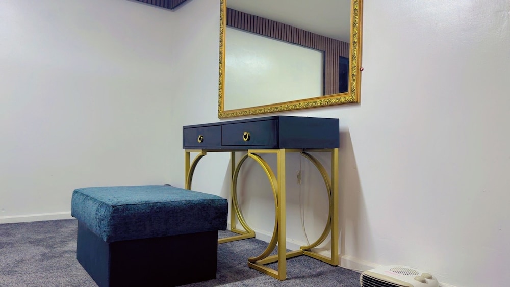 1-bed Apartment - Sleeps 2, Wifi & Central