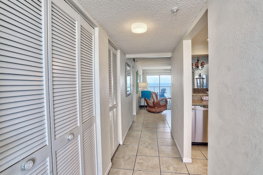 Ocean Sands 1-1002