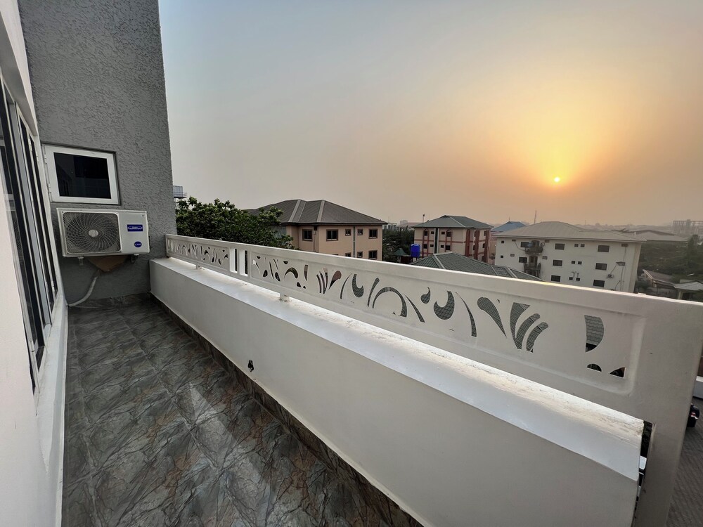 FURNISHED APARTMENTS