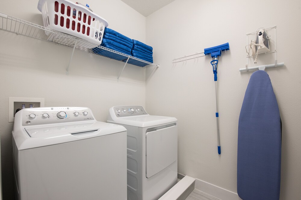 Encore Resort at Reunion 400 - Image 2