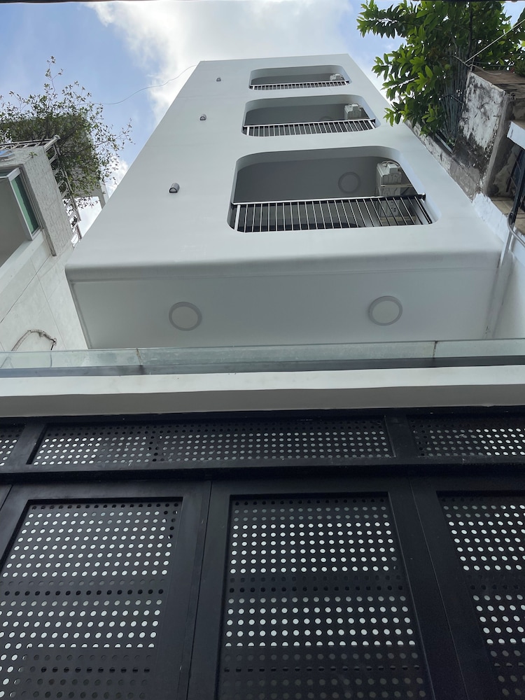 Unite StayCation Le Van Sy