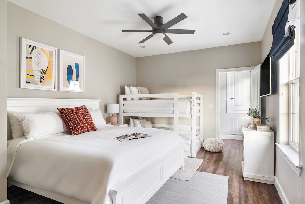 Sleeps 18! Private Pool, Hot Tub, Near Beach Miramar Dream House by Avantstay