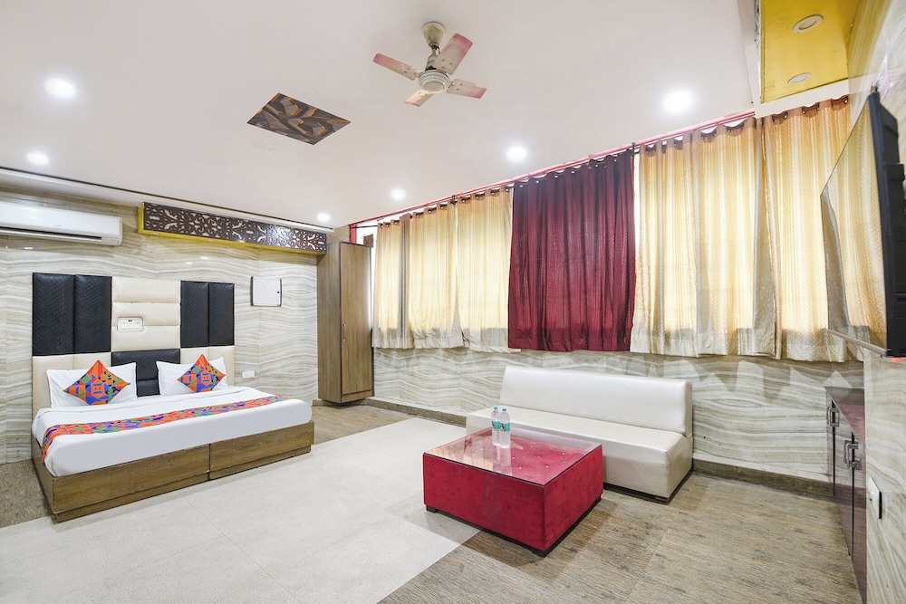 Fabhotel Park View I