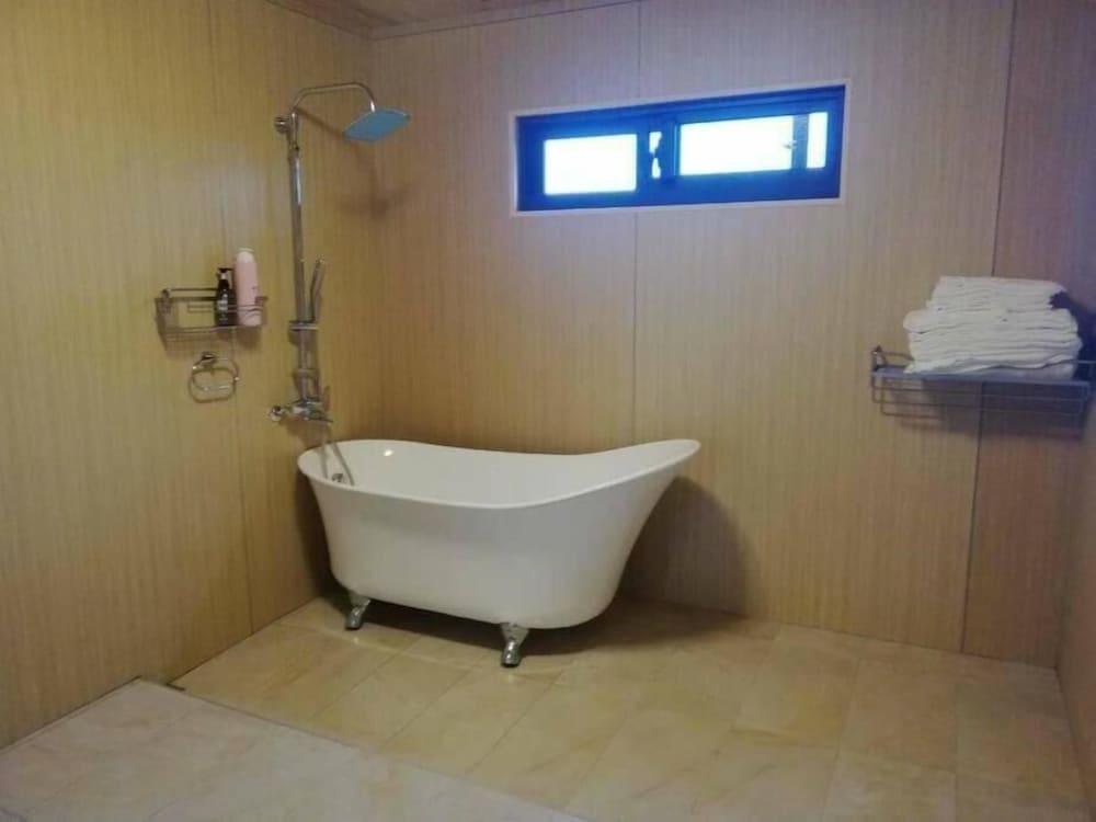 Shen Shan Lin Nai B&B
