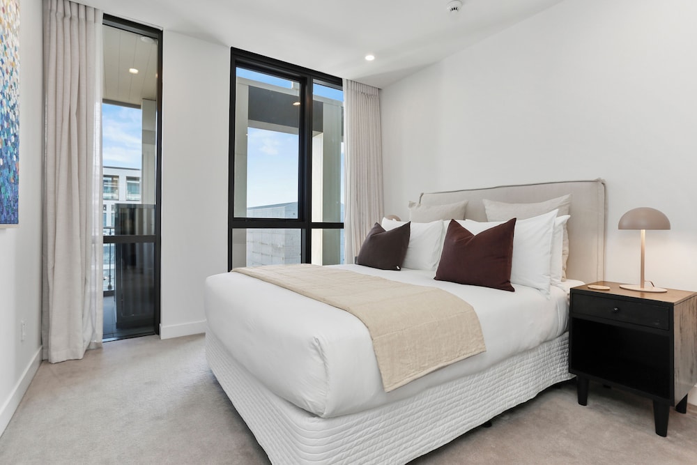 Sunny and Spacious in Wynyard Quarter view 3