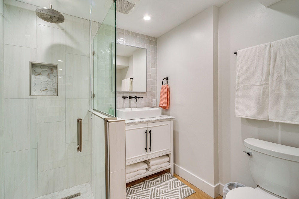 4 Mi to Downtown Ogden: Home w/ Pool Access!