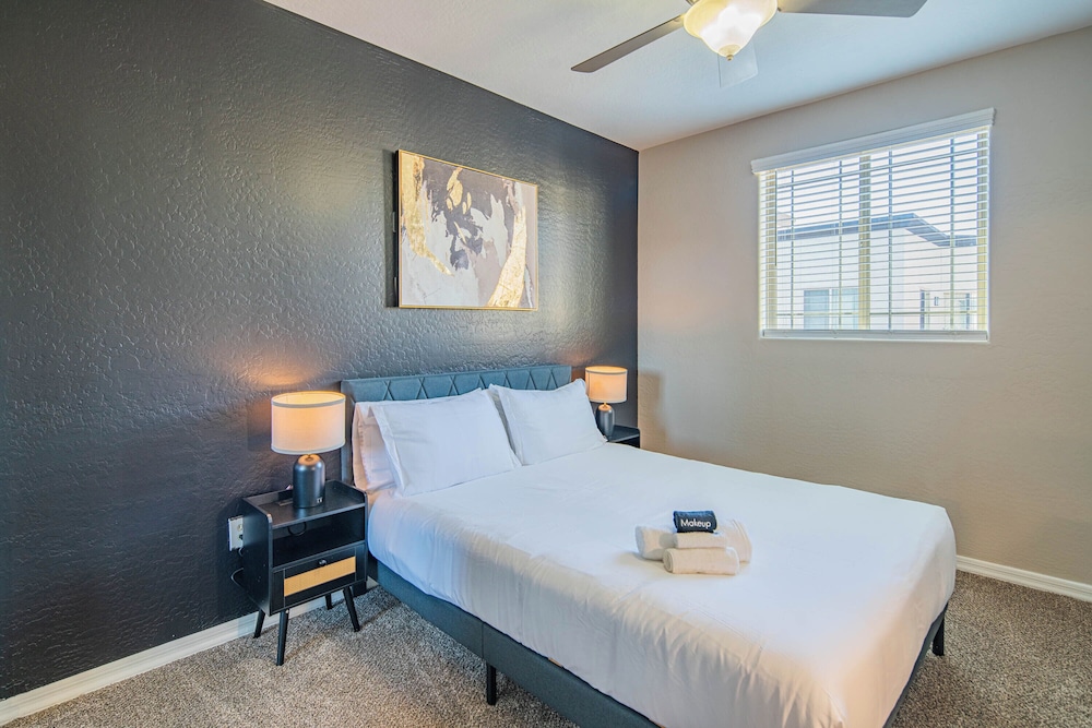 ROVE LIVING/KL - The Fredrick Tempe