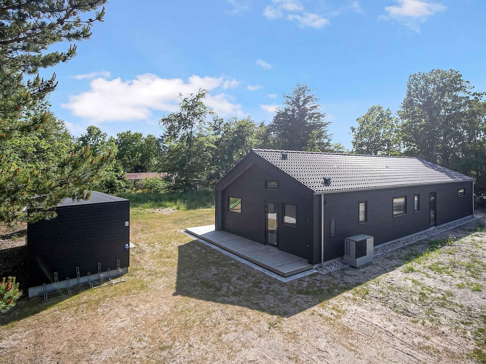 5 Star Holiday Home in Hals
