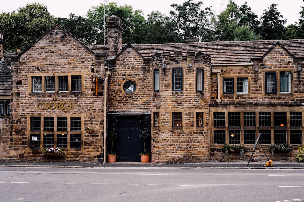 Hotel The George - Hathersage - Image 1