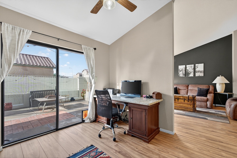Tempe Oasis With Fire Pit & Bbq Lounge 2 Bedroom Home